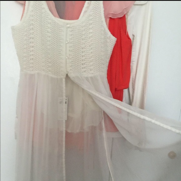 NWT HOLLISTER TOP SIZE XS - Picture 1 of 3